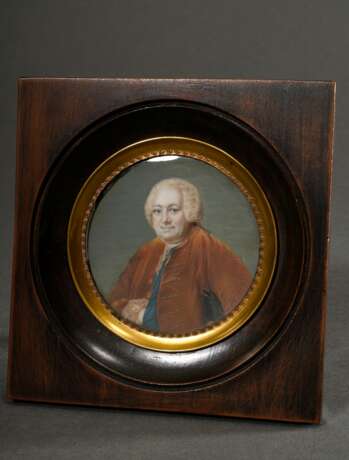 Miniatur in lupenfeiner Malerei "Portrait des Marquis de la Popelinière", m.r. sign. Honnim (?), 18.Jh., Gouache auf Elfenbein, Ø 8,5cm, (m.R. 13x13cm), Genehmigung nach Art. 10d VO (EG 338/97) liegt vor (kein … - Foto 1