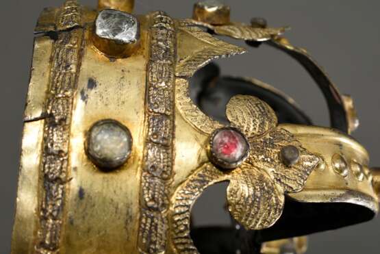 Antike Marienkrone mit Glasstein Besatz, wohl Süddeutsch, 19.Jh., Metall vergoldet, unvollständig, H. 8cm, Ø 9cm - photo 6