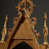 Kleines Andachtsbild „Trompetenengel“, Öl/Metall, in gotisierendem Historismus Rahmen, Holz vergoldet, wohl England um 1860/1880, kleine Defekte - Foto 8