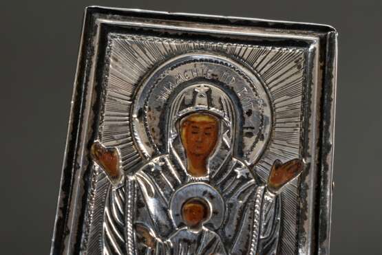 2 Diverse russische Miniatur Ikonen "Christus Pantokrator" und "Muttergottes", Eitempera auf Kreidegrund unter fein guillochiertem Oklad mit gravierten Heiligenscheinen, Ende 19.Jh., Silber 84 Zolotni… - Foto 9