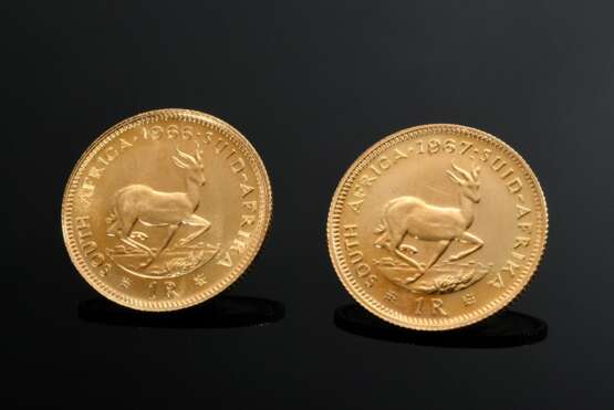 2 Gelbgold 916 Münzen „1 Rand Krügerrand" Münzen, 1966 und 1967, Südafrika, zus. 8g, Ø 1,9cm - фото 1