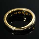 Massiver Gelbgold 750 Bandring mit Brillanten (zus. ca. 0.11ct/VSI/W) und Saphiren, 8,7g, Gr. 52, 1 Stein defekt - Foto 3