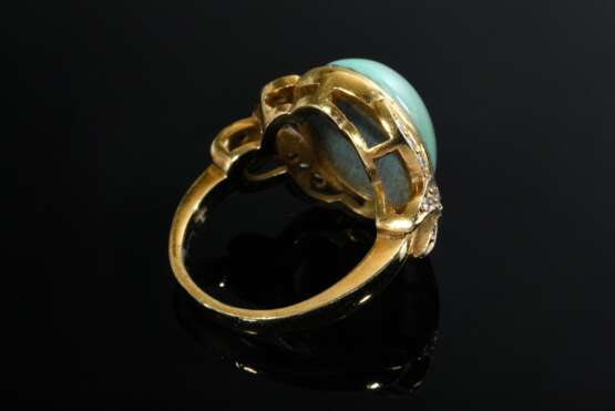 Gelbgold 750 Türkis Cabochon Ring mit verschlungenen Brillantleisten (zus. ca. 0.24ct/SI/CR), 7,5g, Gr. 50 - фото 3