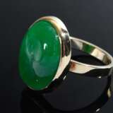 Gelbgold 585 Ring mit großem ovalem Jade Cabochon (18,3x14,28x5,1mm), 6,8g, Gr. 58, Tragespuren - фото 1