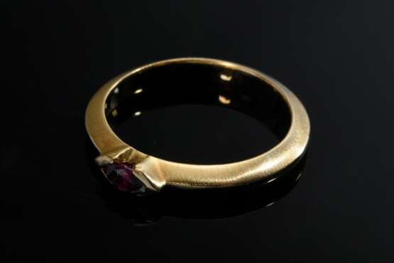 Moderner Gelbgold 750 Ring mit Rubin Navette, 4g, Gr. 55 - Foto 2