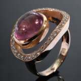 Roségold 750 Ring "Primadonna" mit rosé Turmalin Cabochon in offener ellipsoider Brillant Schiene (zus. ca. 0.33ct/VS/TW), 7,6g, Gr. 50 - Foto 1