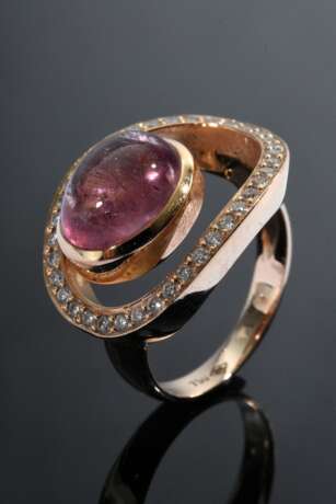 Roségold 750 Ring "Primadonna" mit rosé Turmalin Cabochon in offener ellipsoider Brillant Schiene (zus. ca. 0.33ct/VS/TW), 7,6g, Gr. 50 - Foto 1