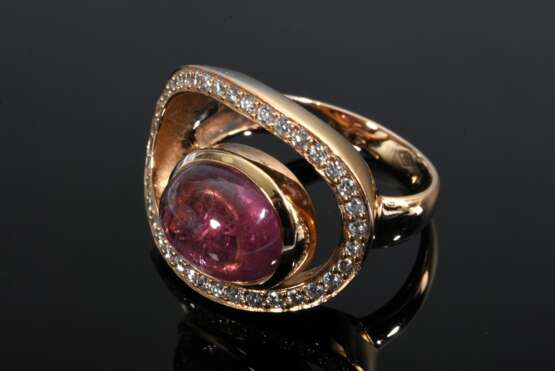 Roségold 750 Ring "Primadonna" mit rosé Turmalin Cabochon in offener ellipsoider Brillant Schiene (zus. ca. 0.33ct/VS/TW), 7,6g, Gr. 50 - photo 2