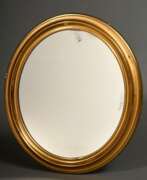 Übersicht. Ovaler Spiegel in vergoldetem Messingrahmen, Ende 19.Jh., altes Spiegelglas, 48,5x43,5cm, Alters- und Gebrauchsspuren