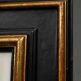 2 Breite schwarze Rahmen im Renaissance-Stil mit vergoldeten Wulstleisten, je mit Farblithographie „Frau mit Amphore" und "Frau mit Amphore und Granatäpfeln“ nach Henri Matisse, FM 40,5x30,8cm, RM 59,5x49cm, le… - Foto 2