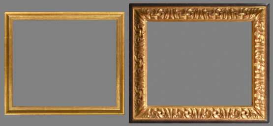 2 Diverse vergoldete Leisten mit Blatt- und Rillenfries nach altem Vorbild, FM 35x29,6/37,8x30,4cm, RM 39x34/49,5x42,5cm, min. berieben - фото 1