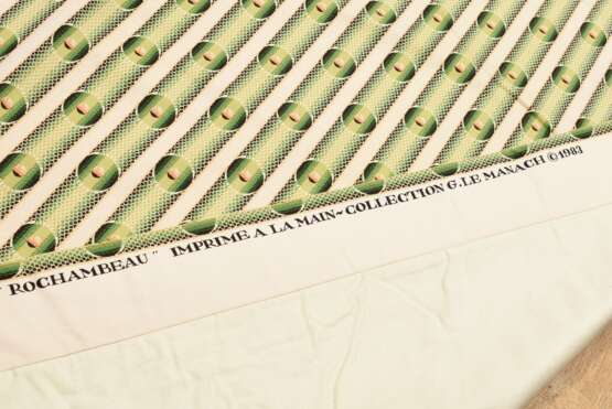 Paar Vorhangschals aus Le Manache Stoff "Rochambeau" in Grüntönen, nach Vorbild des ausgehenden 18.Jh., Reedition von 1983, hell unterfüttert, 310x130cm, neu angefertigt, unbenutzt - Foto 4