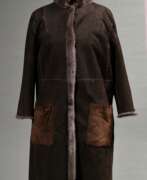 Übersicht. Modischer Manzoni24 Nerz Wendemantel mit Dreiviertelarm und beidseitig aufgesetzten Taschen, Fell dunkelgrau gefärbt, dunkelbraunes Leder, Italien, Gr. 40