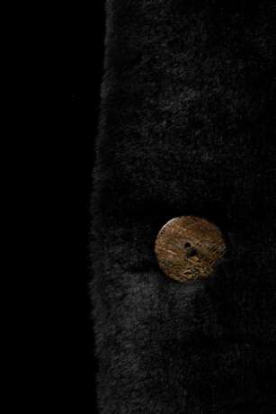 Gerade geschnittene Shearling Wendejacke mit beidseitigen Taschen und Knöpfen, Lammfell schwarz gefärbt und braunes Wildleder, Sylvie Schimmel/ Paris, Gr. 38 - photo 6