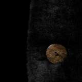 Gerade geschnittene Shearling Wendejacke mit beidseitigen Taschen und Knöpfen, Lammfell schwarz gefärbt und braunes Wildleder, Sylvie Schimmel/ Paris, Gr. 38 - фото 6