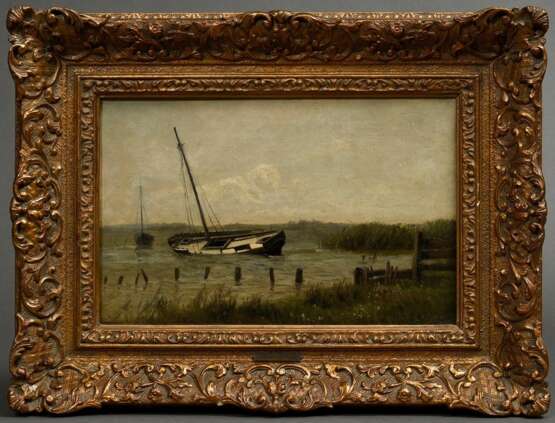 Leistikow, Walter (1865-1908) „Gekentertes Segelboot am Ufersaum“ 1884, Öl/Leinwand, u.r. sign./dat., verso auf Klebeetikett bez., Prunkrahmen, 25,6x39,8cm (m.R. 43x57cm) - Foto 2