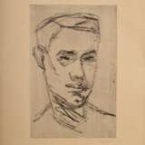 3 Bargheer, Eduard (1901-1979) "Herren-Portraits" (1x Selbst?) 1932/1934, Radierungen, 8/20, u.r. je sign./2x dat./1x num., 1x i.d. Platte sign., PM 37,5x24,5/38x24,5/38,5x24,8cm, BM je ca. 52x41cm, vergilbt, 1… - фото 2