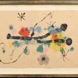 Miro, Joan (1893-1983) "Je travaille comme un jardinier" 1964, Farblithographie, 12/75, u. sign./num., 35,8x56cm (m.R. 49,5x76cm), Ecken lichtrandig, vergilbt - фото 2