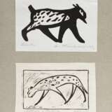 2 Theuerjahr, Heinz (1913-1991) "Luchs" 1974 und "Ziehender Gepard" 1950, Holzschnitte, zusammen auf Papier montiert, je u. sign. (1x "Heinz")/1x gewidmet, WVZ 66/219, BM 9,8x14,7-10,5x15cm … - Foto 1