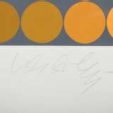 Vasarely, Victor (1906-1997) „Vega“, Farbserigraphie, 13/125, u. sign./num., PM 46x46cm, BM 62x56cm (m.R. 72x66,7cm), min. fleckig - photo 3