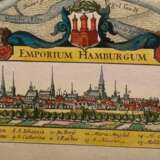 Visscher, Nicolaus (1618-1709) "Nobilis Fluvius Albis..." (Flußlauf der Elbe von Hamburg bis zur Nordsee, mit kleinem Hamburg Panorama), color. Kupferstich, PM 40,8x52,4cm, BM 51,8x60,5cm, Mittelfalz, Defekte - photo 3