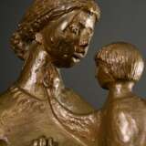 Baron, Josef (1920-2020) "Stehende Mutter Gottes mit Kind", Bronze, H. 36,5m - Foto 5