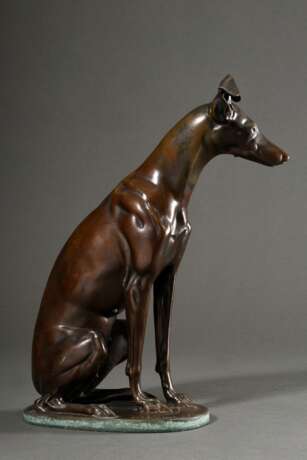 Reschke, Carl (1872-?) "Sitzender Windhund" 1910, Bronze, auf der Plinthe bez./dat., H. 36cm - photo 2
