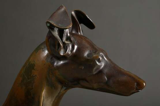 Reschke, Carl (1872-?) "Sitzender Windhund" 1910, Bronze, auf der Plinthe bez./dat., H. 36cm - Foto 6