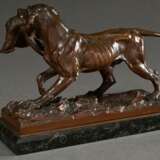 Lecourtier, Prosper (1855-1924) "Jagdhund einen Fasan apportierend", Bronze auf Marmor Sockel, 14x19x7,5cm - Foto 3