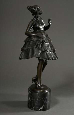 Zach, Bruno (1891-1935) "Tänzerin", brunierte Bronze auf Marmorsockel, Plinthe monogrammiert, H. 38cm - photo 2