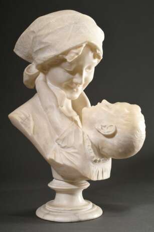 Marmor Skulptur "Mutter und Kind", auf rundem Sockel (Büste darauf drehbar), verso monogr./dat./bez., wohl Italien, H. 52,5cm, Sockel best. - photo 1