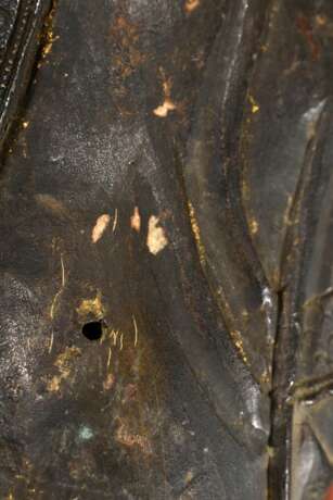 Sitzender Bodhisattva in Dharmachakra Mudra auf Lotosthron, China, Ming Dynastie, 2teilig, H. 30cm, partiell korrodiert, Loch in der Schulter - Foto 12