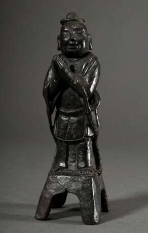 Chinesischer "Adorant in Gebetshaltung", Bronze, Ming, H. 20cm, Sockelfuß rep., Provenienz: ehem. Slg. Otto Johannsen/ Lübeck (1882-1960) - Foto 1