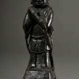 Chinesischer "Adorant in Gebetshaltung", Bronze, Ming, H. 20cm, Sockelfuß rep., Provenienz: ehem. Slg. Otto Johannsen/ Lübeck (1882-1960) - фото 1
