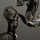 Chinesische Bronze "Zwei Drachen mit Tama Perle" auf "Landschaftssockel", zweiteilig, 19.Jh., H. 14cm, Provenienz: Slg. Otto Johannsen/ Lübeck (1882-1960) - photo 7