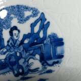 Große Kumme mit Blaumalerei Medaillons auf Anhua Fond, am Boden Kangxi 6-Zeichenmarke, H. 10,3cm, Ø 21cm - photo 7