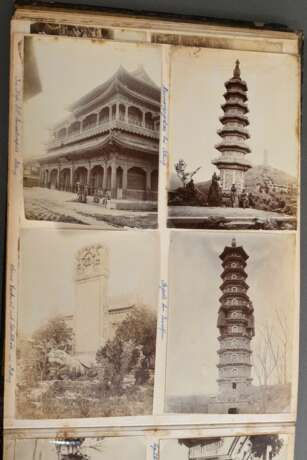 Fotoalbum zur Erinnerung an China 1906-1910 von Walther Jubisch, insgesamt 127 historische Fotografien chinesischer Motive u.a. Peking / Tientsin (Tianjin), große Mauer, Reisfelder, Lama Tempel, Pagoden im Sommerpalast, … - photo 24