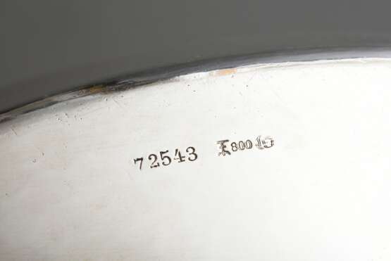 Ovale Deckelterrine mit plastischen Lorbeergriffen und -knauf, um 1900, Silber 800, 1210g, 16x33x14cm - Foto 5