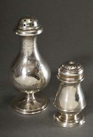 2 Diverse Streuer in Balusterform: 1 guillochiert und floral graviert (Österreich, Silber 800, H. 14cm) und 1 schlicht (MZ: EAJ, London 1914, Silber 925, H. 9cm), ges. 162g - photo 9