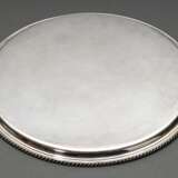 Rundes Tablett mit Kordelrand, Silber 835, 717g, Ø 33cm, leichte Kratzer - photo 2
