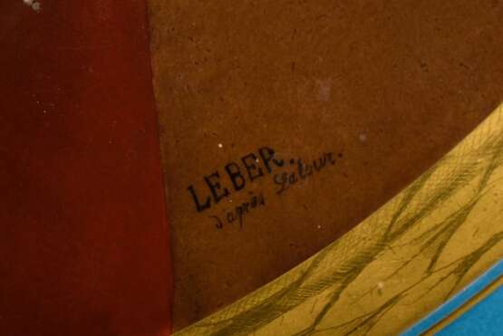 Großes rundes Sevres Tablett mit lupenfeiner Portraitmalerei "Marie Leizinska" in radierter Goldrahmung auf türkis Fond, u.r. sign. "Leber d'aprés Latour", Ø 45cm, Rand restauriert - Foto 4