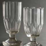 8 Diverse rustikale Gläser in verschiedenen Formen mit Facettenschliff auf oktogonalen Füßen, um 1900, H. 15-17,5cm, z.T. best. - Foto 2