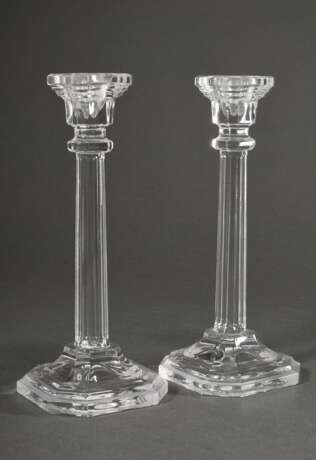 Paar Kristall Säulenleuchter auf eckigen Füßen, 20.Jh., H. 23cm - photo 1