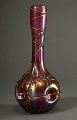 Jugendstil Glas Keulenvase mit aufgelegtem Faden auf rosé-violett lustrierendem Korpus, H. 27cm - photo 1