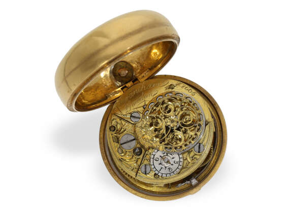 Pocket watch: large, gold repoussé verge watch with triple ca… - фото 2