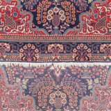 Orientteppich. PERSIEN, 20. Jahrhundert, ca. 206x130 cm. - фото 3