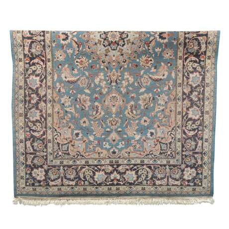 Orientteppich. IRAN, 20. Jahrhundert, ca. 306x202 cm. - photo 2