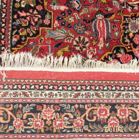 Orientteppich. BADUHI/IRAN, 1970er Jahre, ca. 336x242 cm. - photo 2