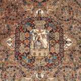 Orientteppich. ZERNTRALPERSIEN, 20. Jahrhundert, ca. 373x272 cm. - фото 3