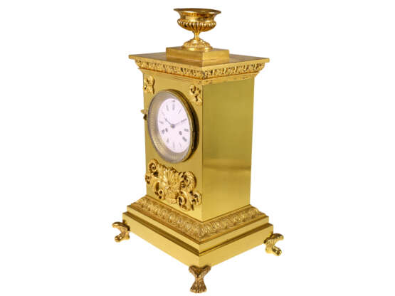 Table clock: decorative fire-gilt bronze clock around 1800, s… - photo 2